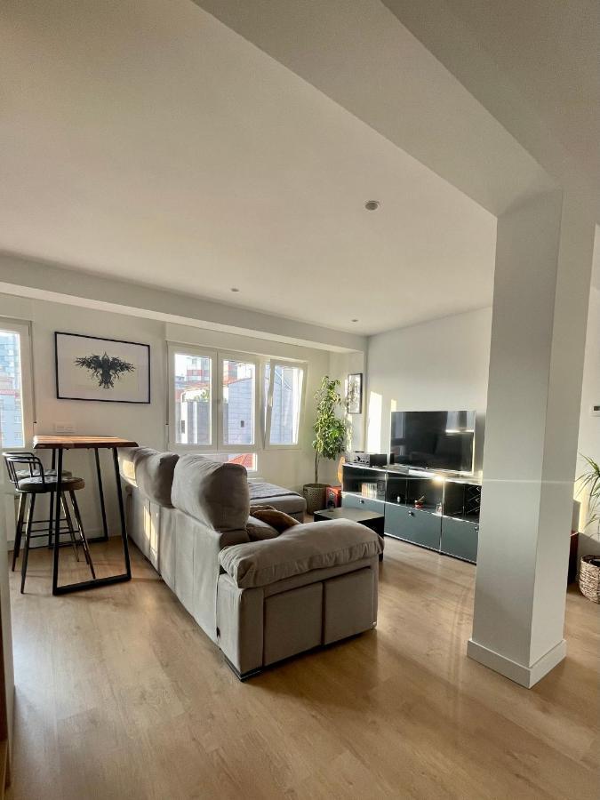 Piso De 2 Habitaciones En Centro, Zona Muy Tranquila Con Playa A 2 Min Andando Gijón Exteriör bild