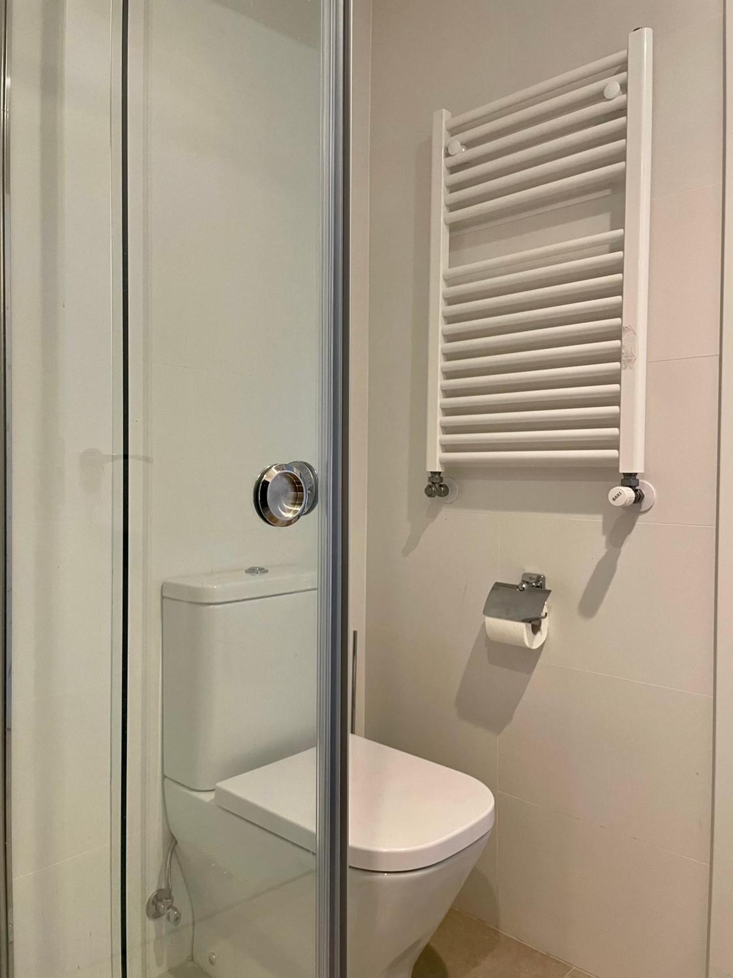 Piso De 2 Habitaciones En Centro, Zona Muy Tranquila Con Playa A 2 Min Andando Gijón Exteriör bild