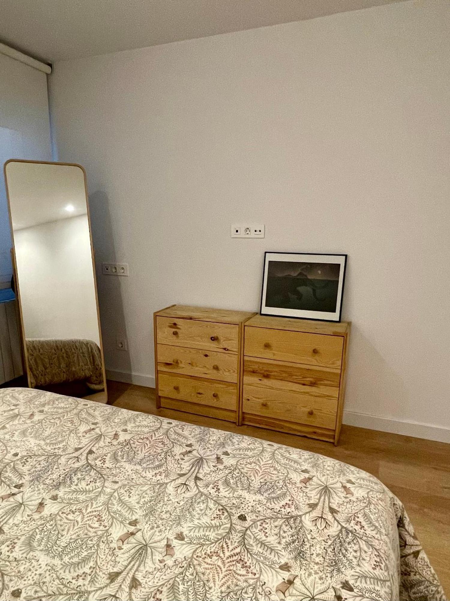 Piso De 2 Habitaciones En Centro, Zona Muy Tranquila Con Playa A 2 Min Andando Gijón Exteriör bild